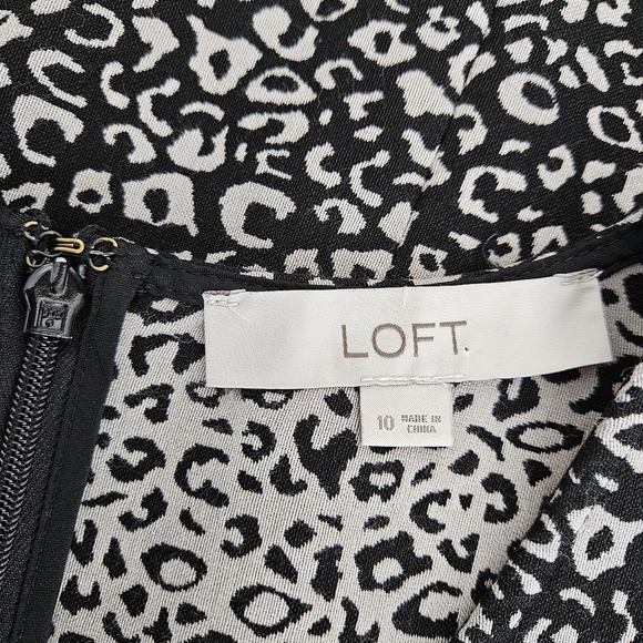 Ann Taylor LOFT Fit Flare Dress Leopard Sleeveless V Neck Zip Knit 10 - Picture 6 of 8